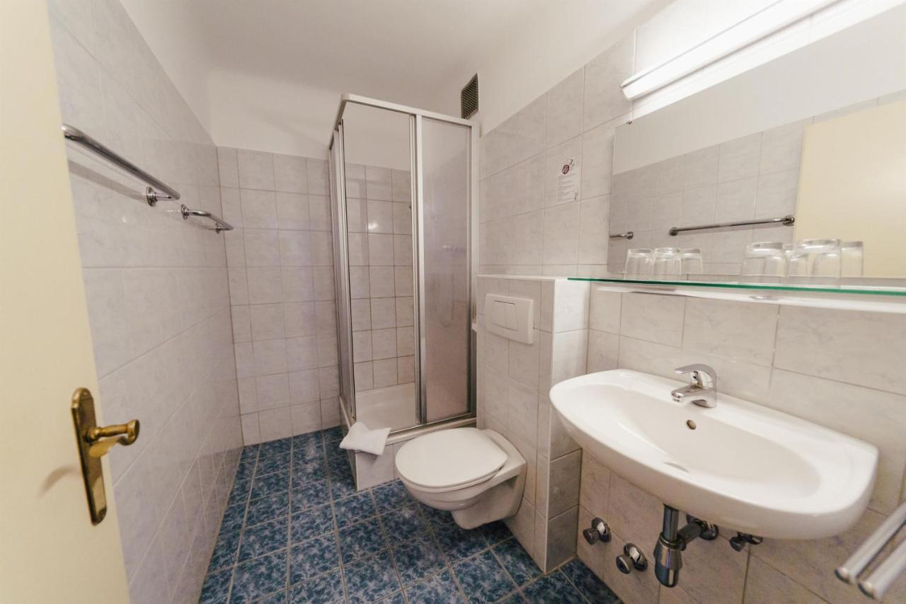 Gaestehaus Frank Hotel Velden am Woerthersee Luaran gambar